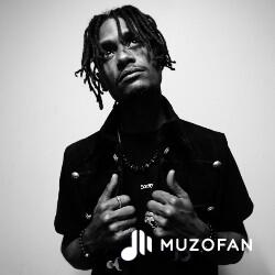 Moeazy Feat. Hloy - Gaining Control
