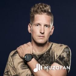 Nils Van Zandt Ft. Julia Van Bergen - Million Miles